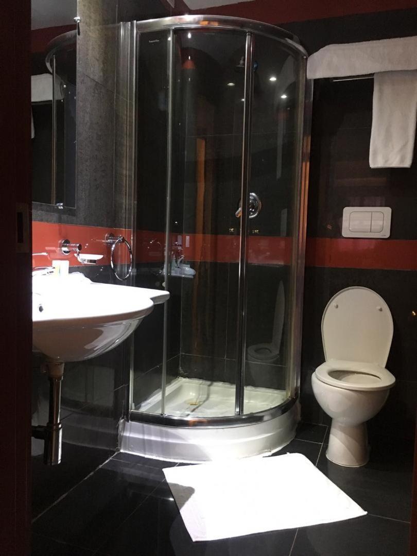Djeug'Appart Hotel Yaounde Luaran gambar