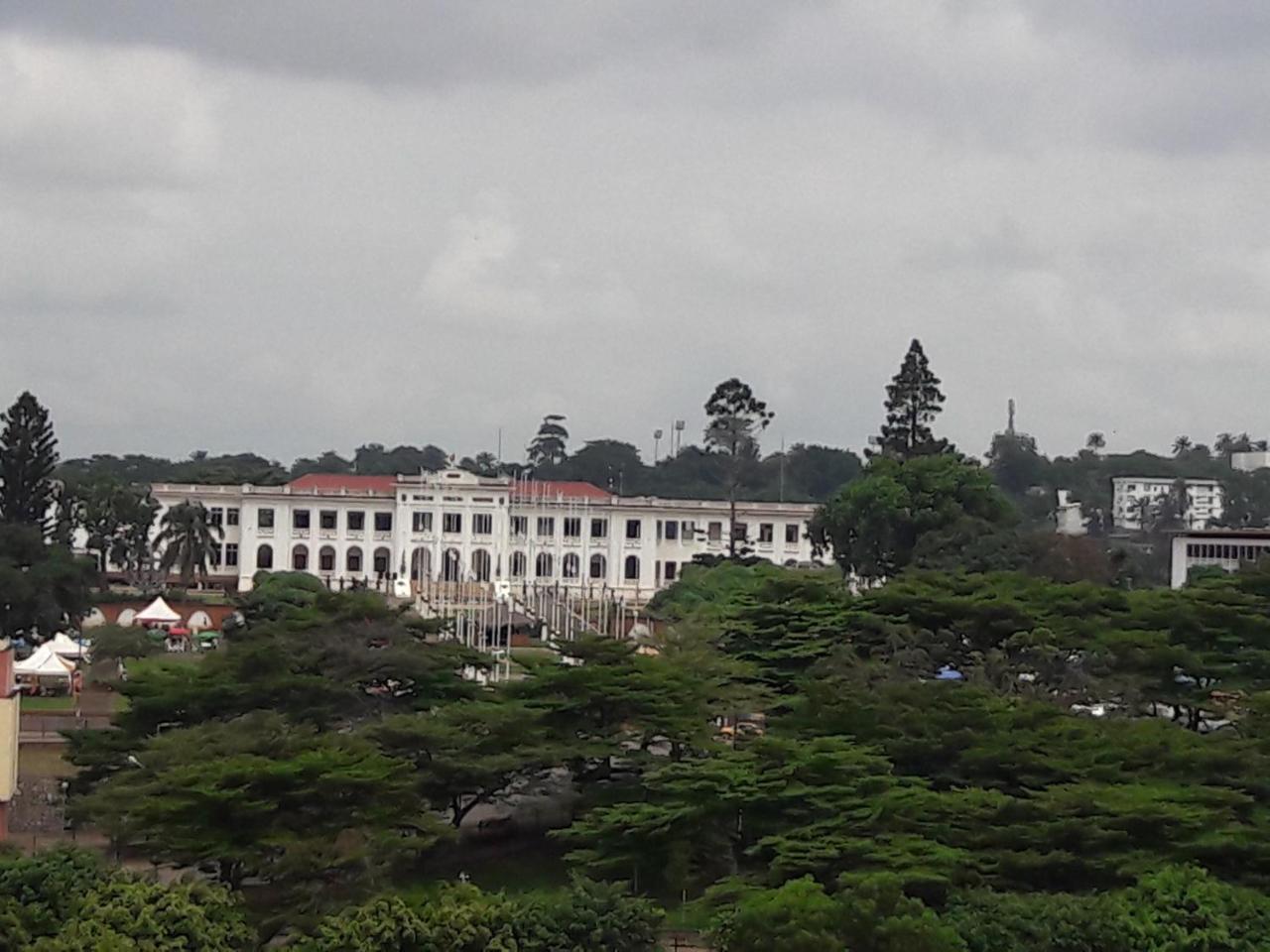 Djeug'Appart Hotel Yaounde Luaran gambar