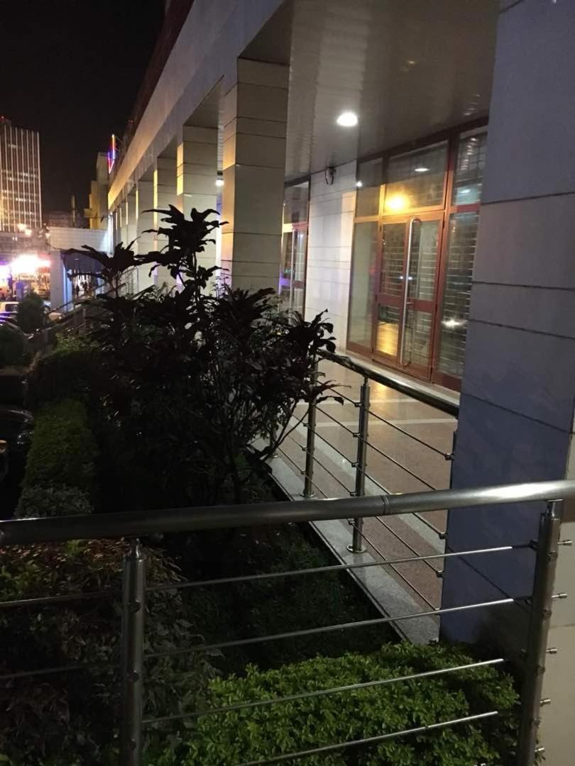 Djeug'Appart Hotel Yaounde Luaran gambar