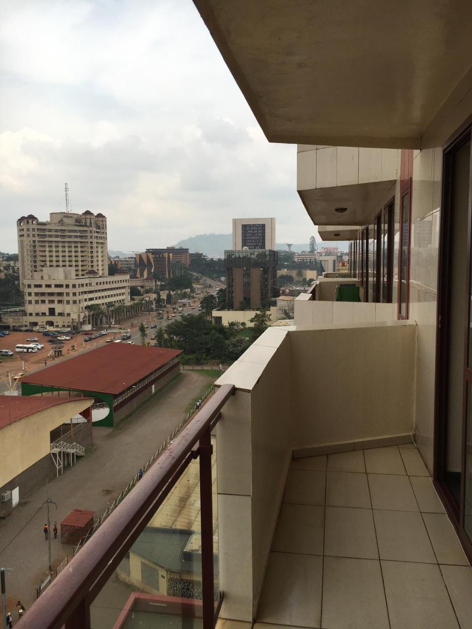 Djeug'Appart Hotel Yaounde Luaran gambar